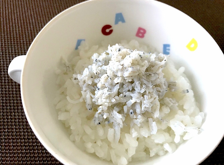 離乳食後期 赤ちゃんのしらすご飯 軟飯 塩抜しらす レシピ 作り方 By Balletmom 楽天レシピ