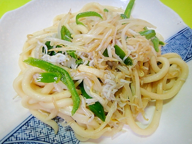 もやしとしらすの焼きうどん