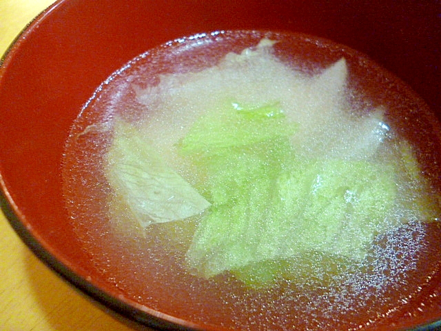 お湯が沸いたら出来上がり！レタスの簡単中華スープ