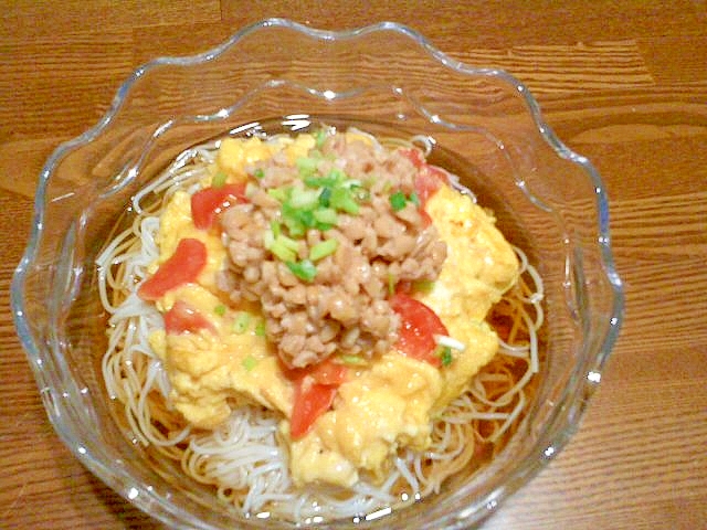 玉子と納豆のぶっかけそうめん