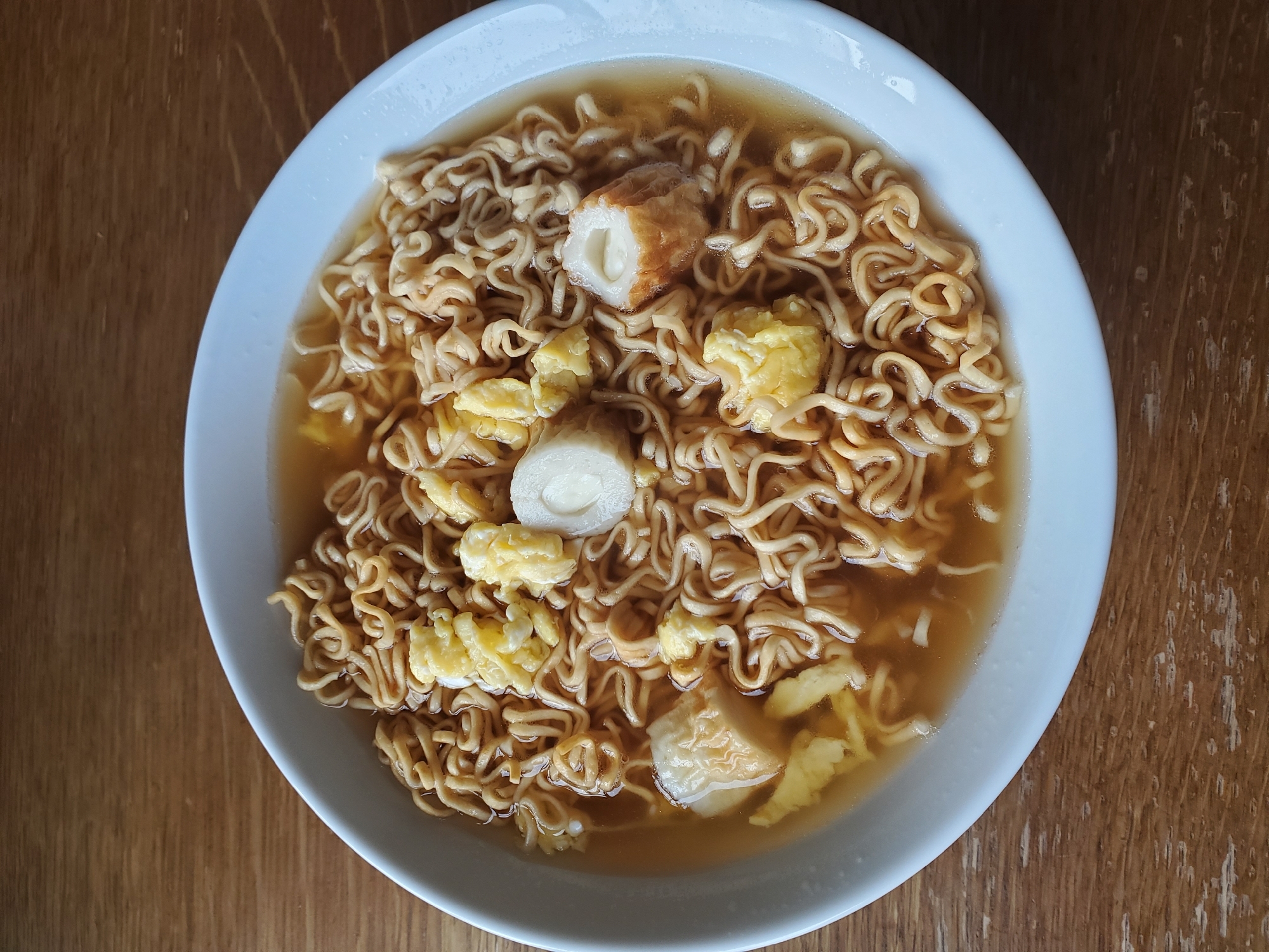 チーズちくわと炒り卵のチキンラーメン