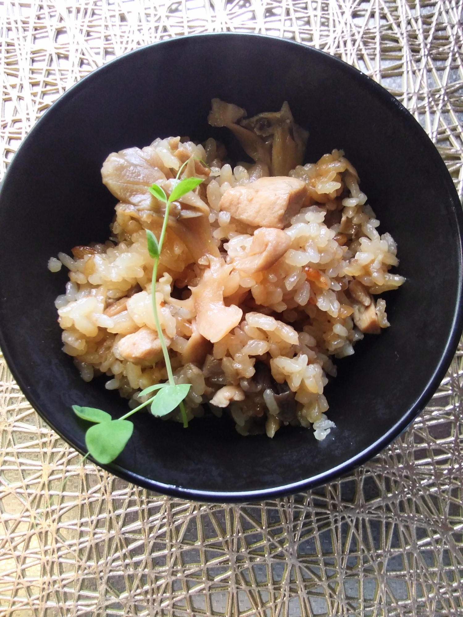 秋　きのこおこわ　しめじと舞茸とヒラタケのおこわ