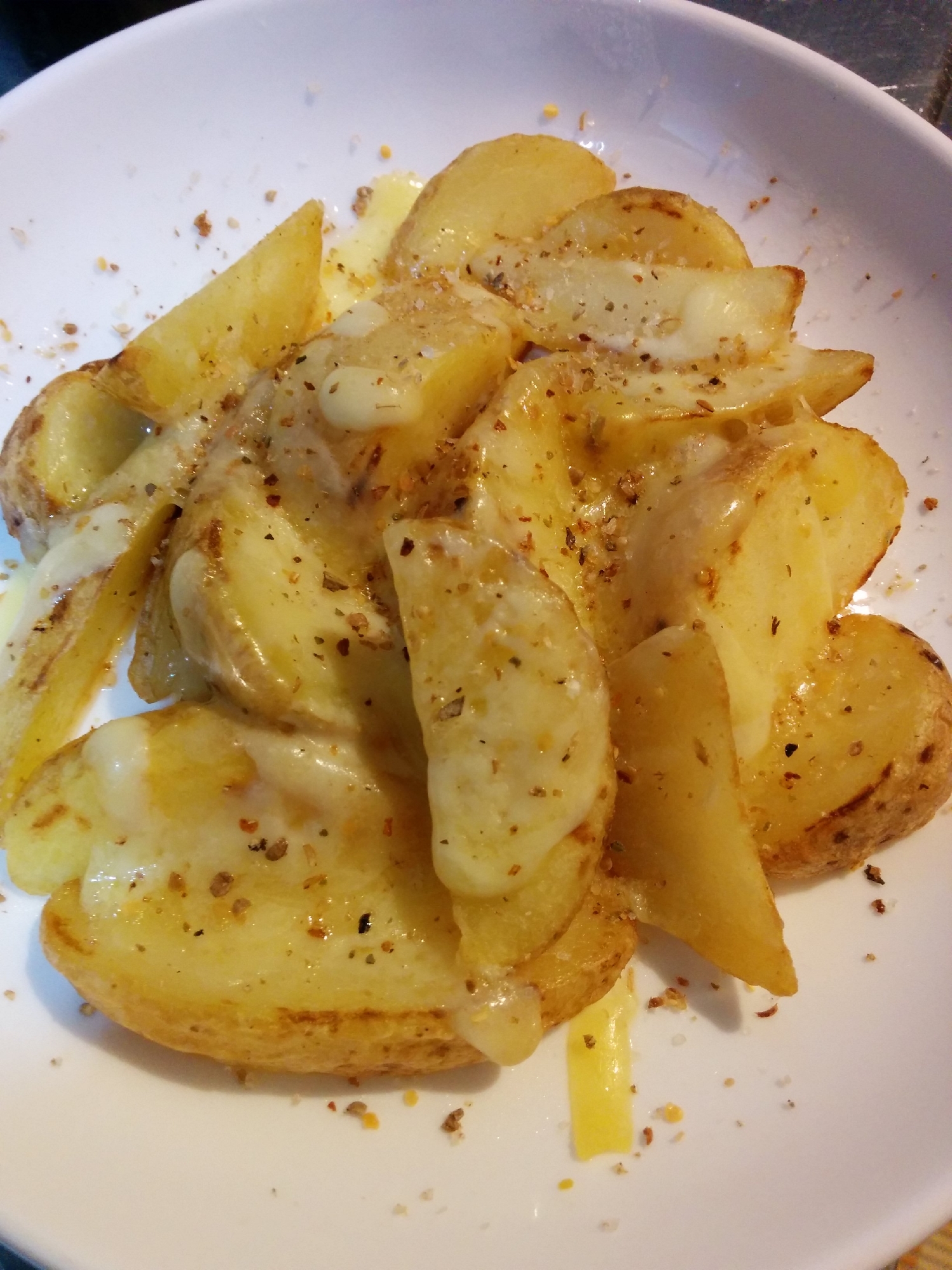 冷凍皮付きウェッジポテトで作る簡単おつまみ