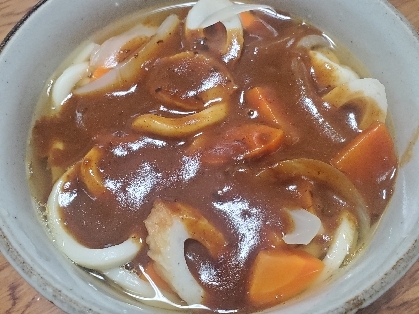 残りカレーと細めのうどん麺でカレーうどん