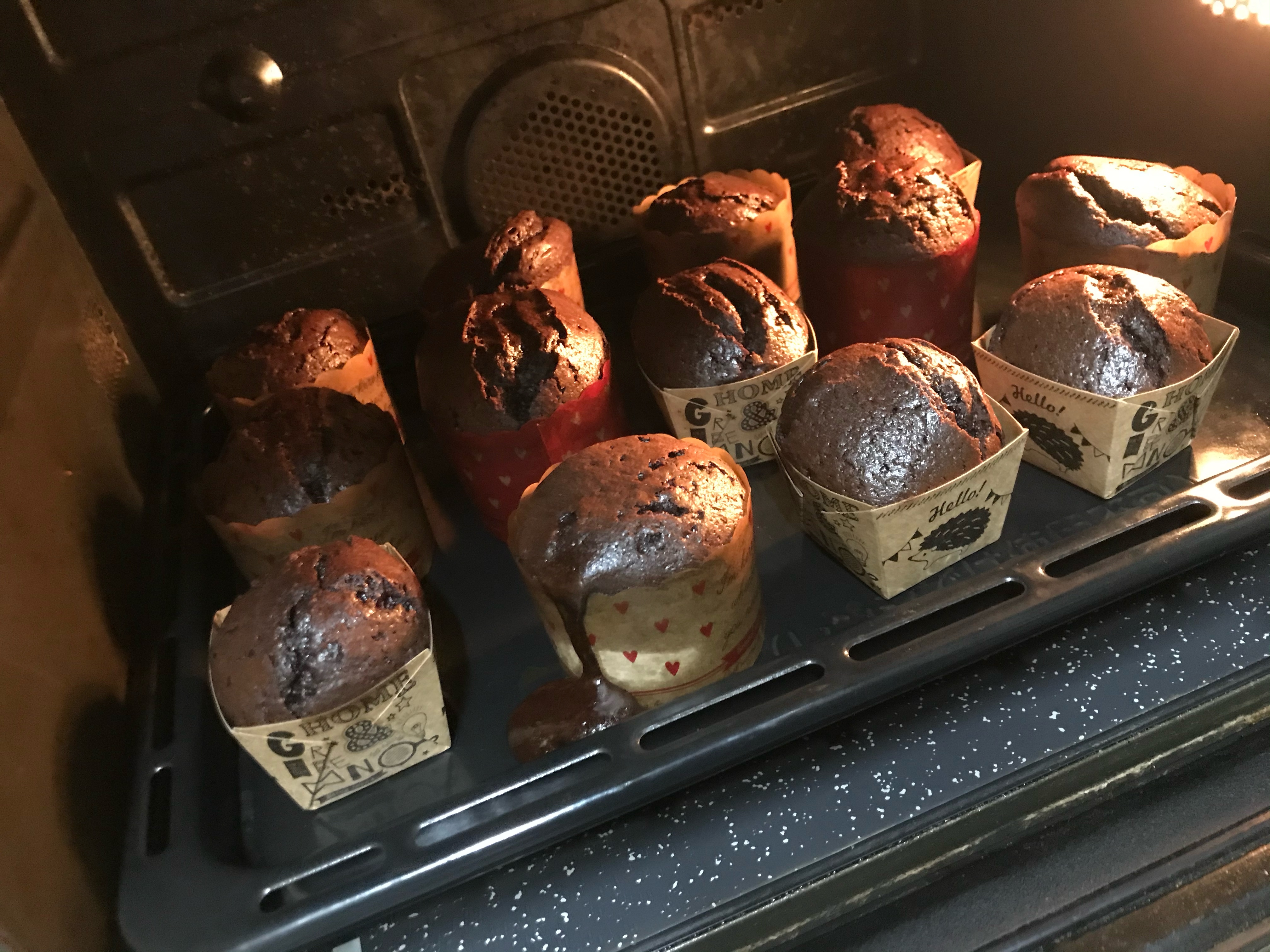 メレンゲ不要 材料4つでできるガトーショコラカップ レシピ 作り方 By ひいちゃんまん 楽天レシピ