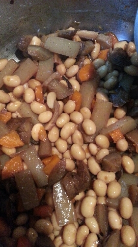 蓮根なしで、多目、具材の大きさが…(^-^;
初めての五目豆♪
分かりやすいレシピで助かりました！