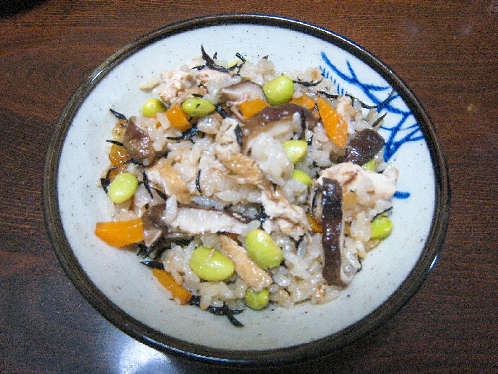 椎茸と枝豆の炊き込みご飯