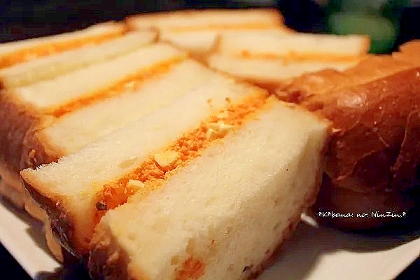 人参とプロセスチーズのサンドウィッチ