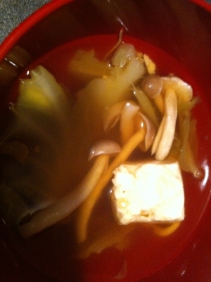 キャベツとしめじと豆腐の水炊き