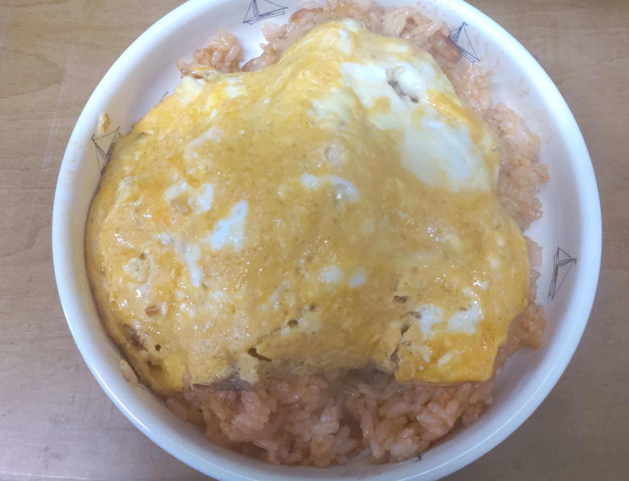 玉ねぎとウインナーでオムライス