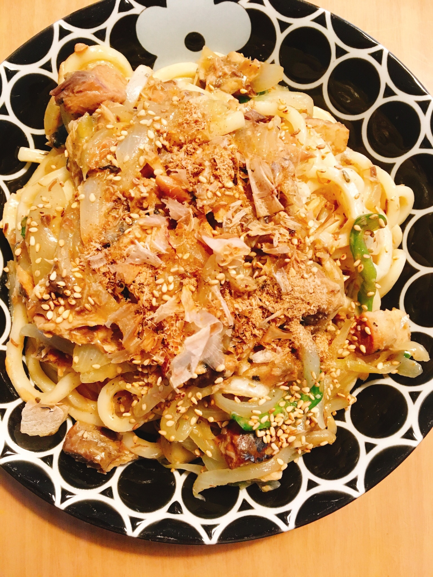 サバ味噌缶で！焼きうどん