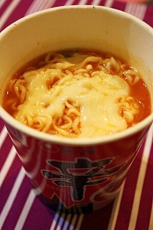 簡単＆チーズでまろやか☆辛ラーメンの美味しい食べ方 レシピ・作り方 by ペコ4672｜楽天レシピ