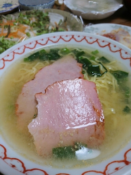 初めて自分でラーメンを作りましたが、こんなに美味しくできるんですねー！びっくりでした！