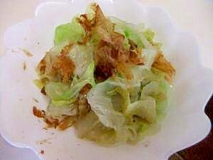レンジで簡単♪ かつおぶし入り 温レタス