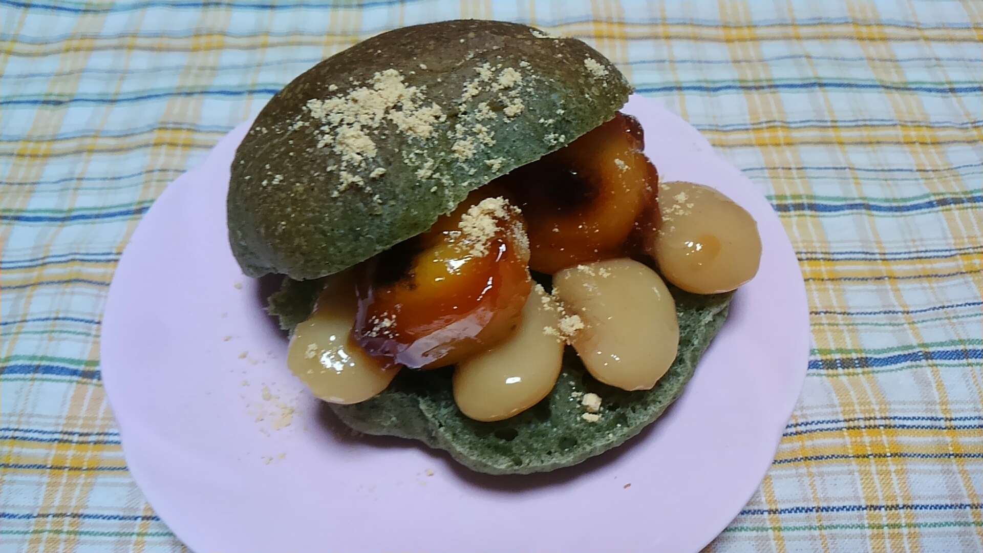 みたらし団子と白花豆のよもぎパンサンド☆