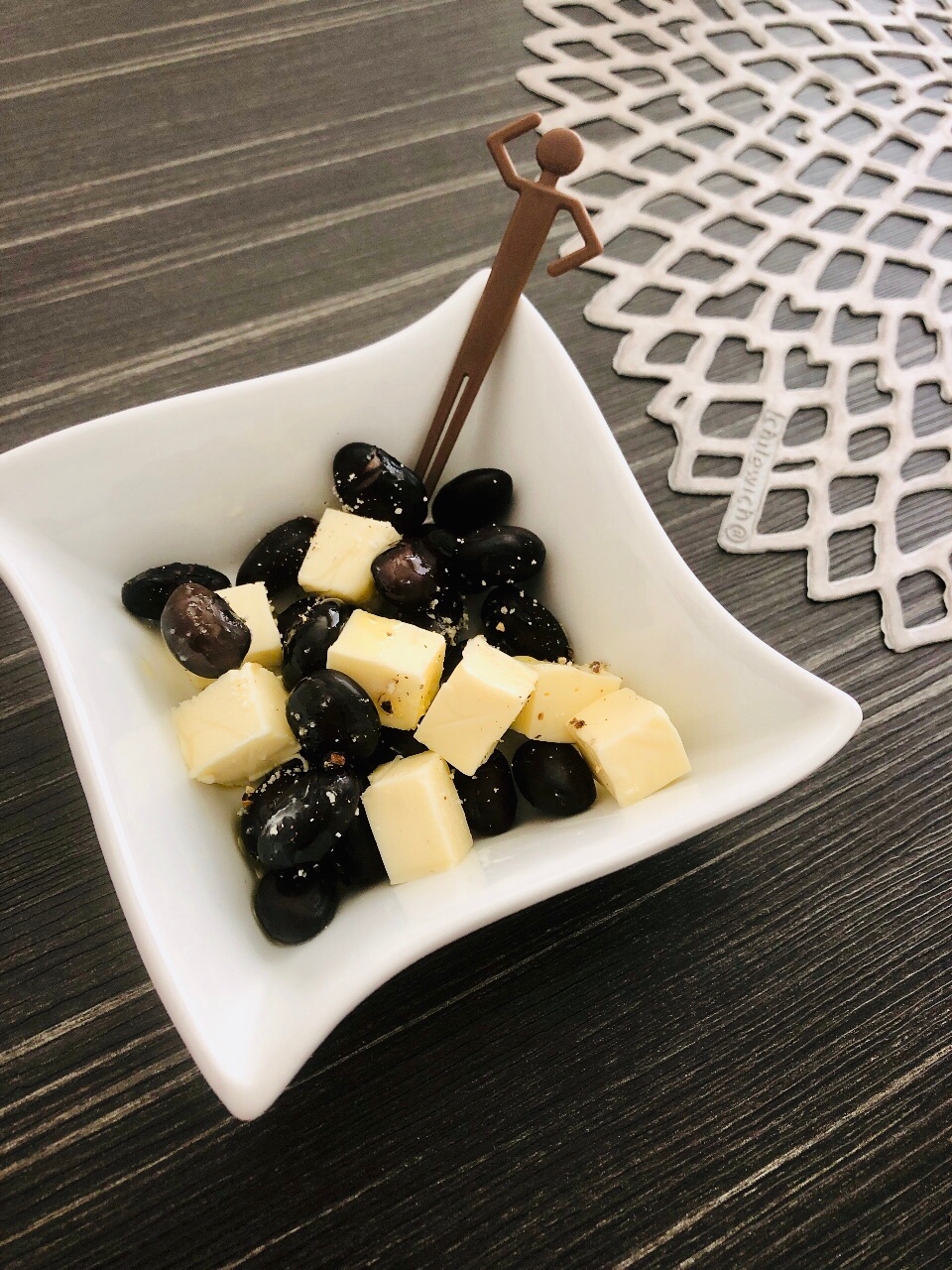 蒸し黒豆とチーズのおつまみ