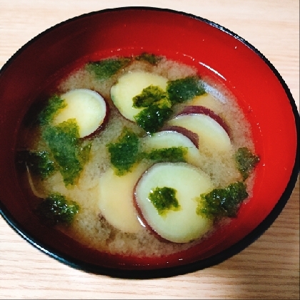 さつまいものお味噌汁甘みが良いですね(*^-^*)
普通の海苔を入れて美味しく頂きました♪