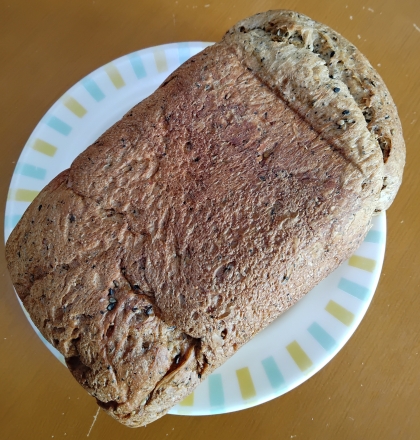 刻んだデーツはちみつ食パン
