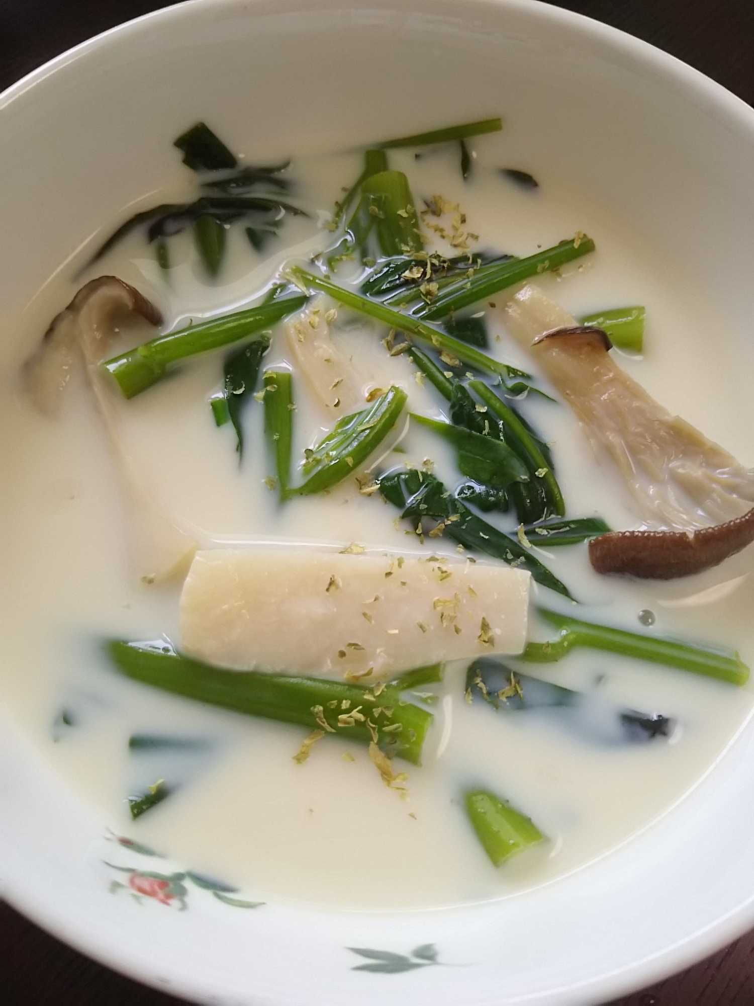 エリンギと空芯菜の豆乳スープ(^^)
