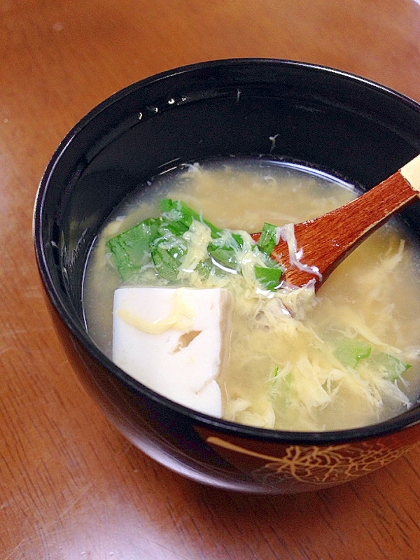 水菜と豆腐と卵のお吸い物