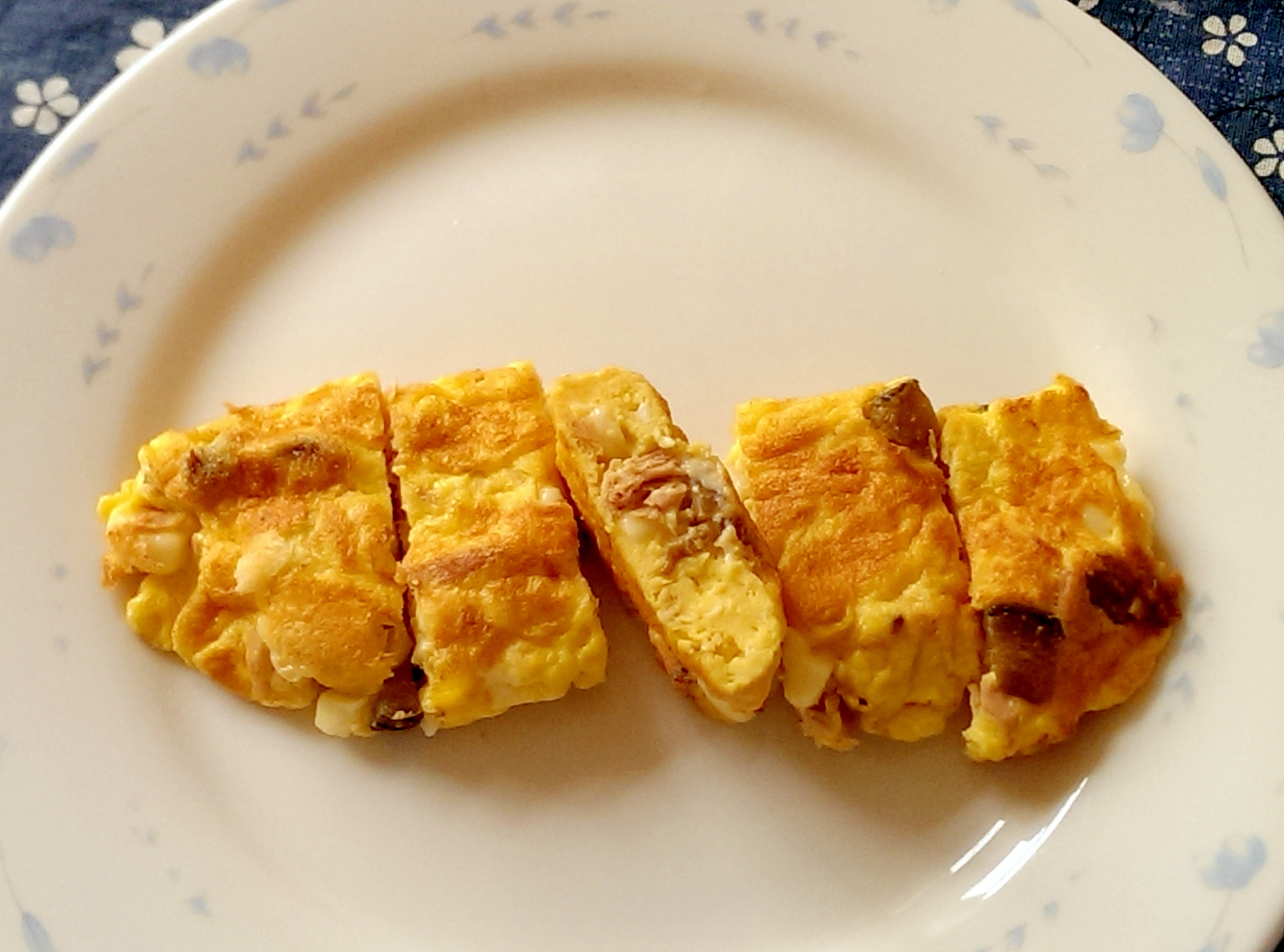 ツナとチーズとキューちゃんの玉子焼き