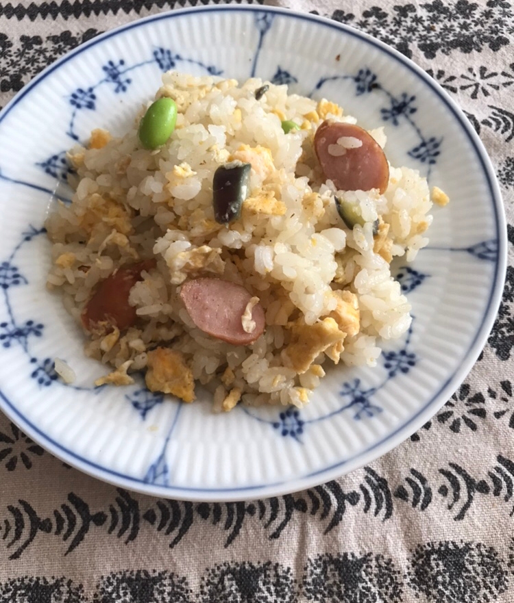 ナスとウインナー、枝豆のチャーハン