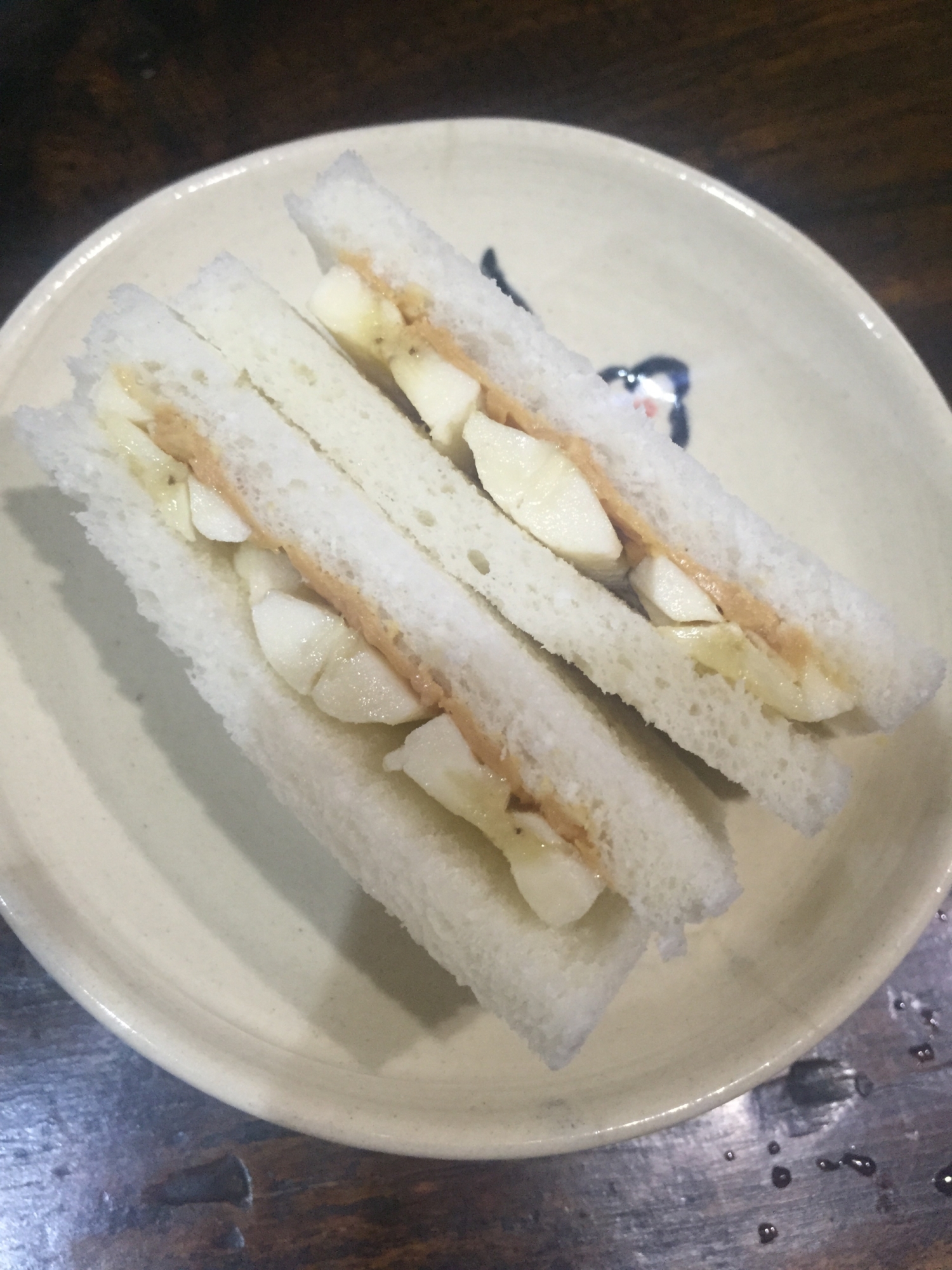 バナナとピーナツバターのサンドイッチ