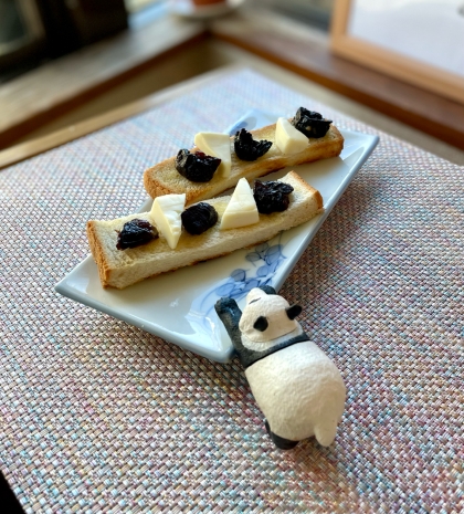 プルーンクリームチーズトースト