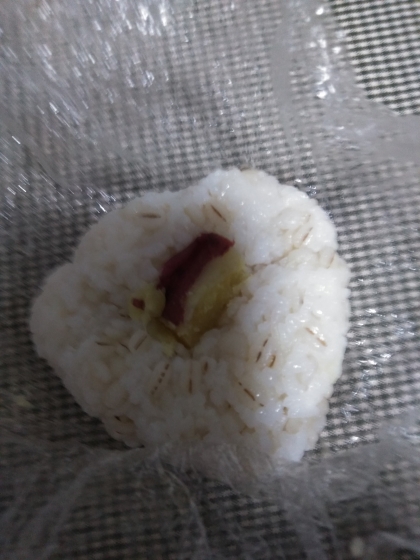 サツマイモのおにぎり弁当
