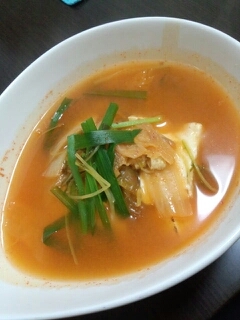 ニラと焼き豆腐のキムチスープ