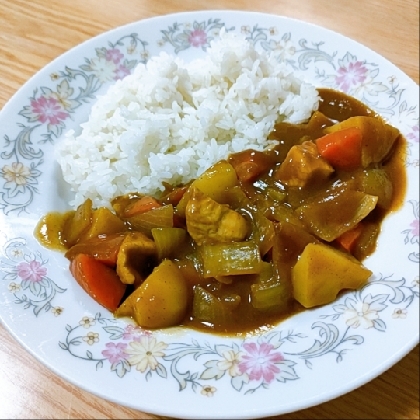 にんにく入りのチキンカレー美味しかったです(*^-^*)
ご馳走様でした♪