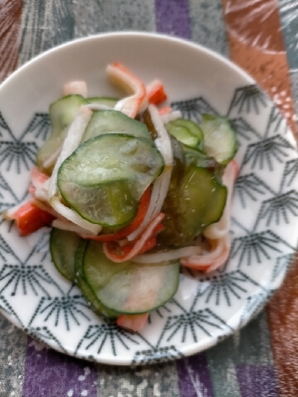 きゅうりとわかめとカニかまの酢の物