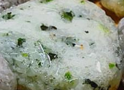 ♦ポテサラと唐揚げのわかめおにぎり♦