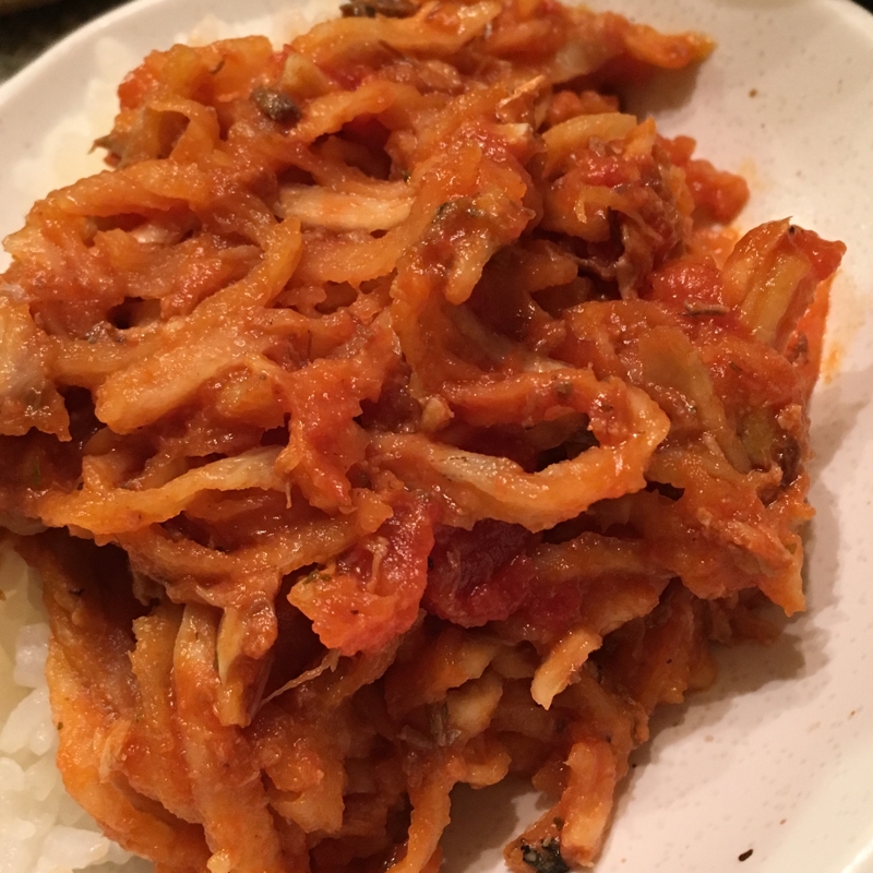 鯖の味噌煮缶と切り干し大根のトマト煮