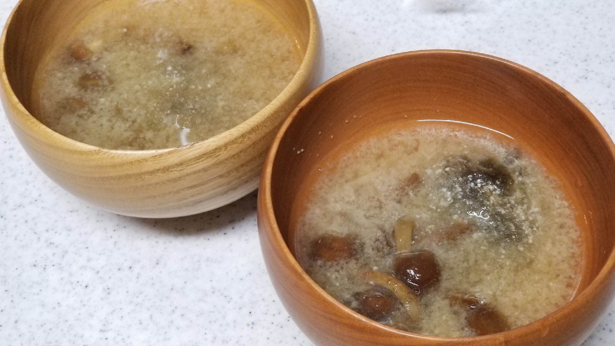 なめこととろろ昆布のネバネバお味噌汁