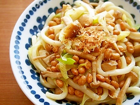 レンジで簡単！ネギ納豆うどん♪ごま油香る