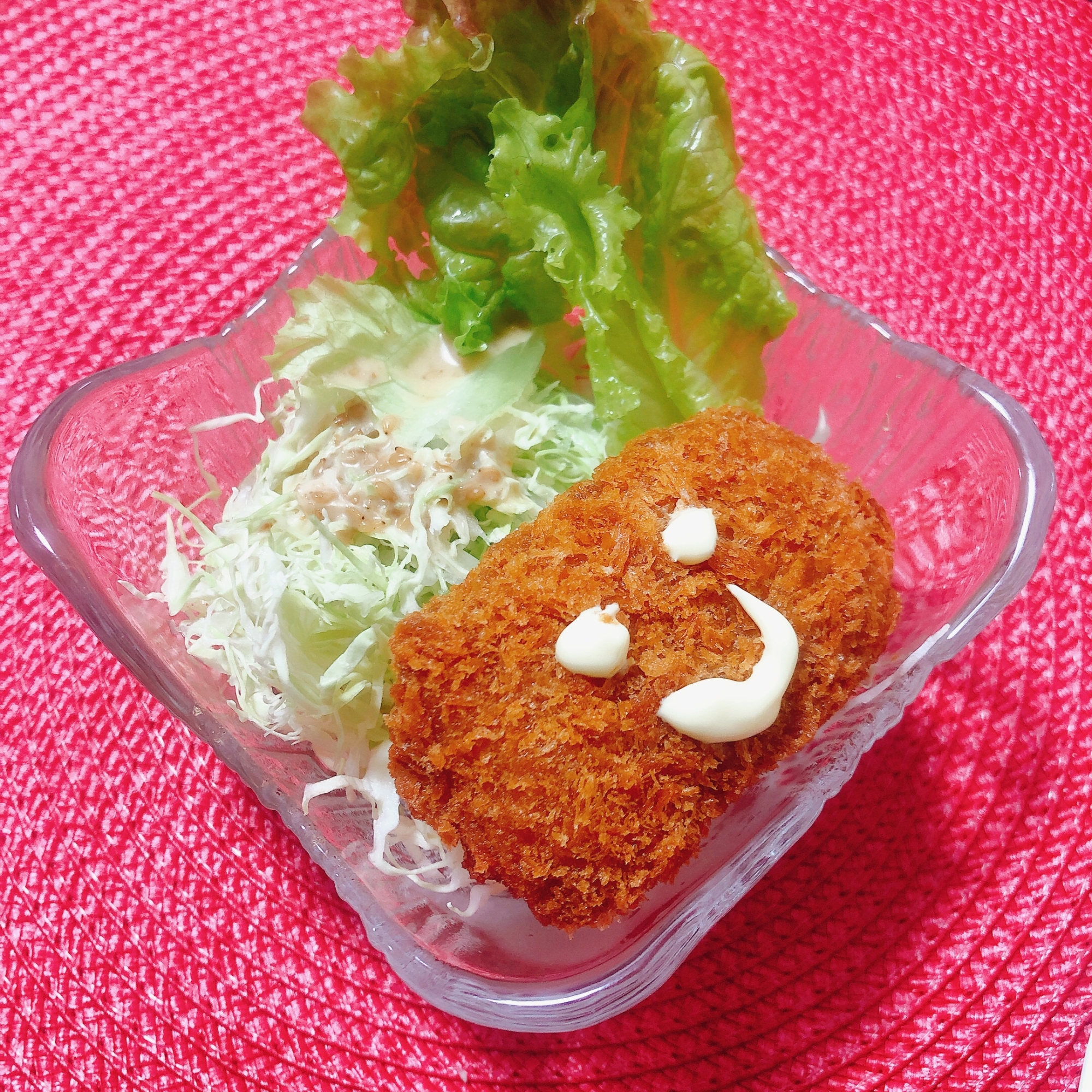 ニコちゃんコロッケ♪サラダ˖✧˖°