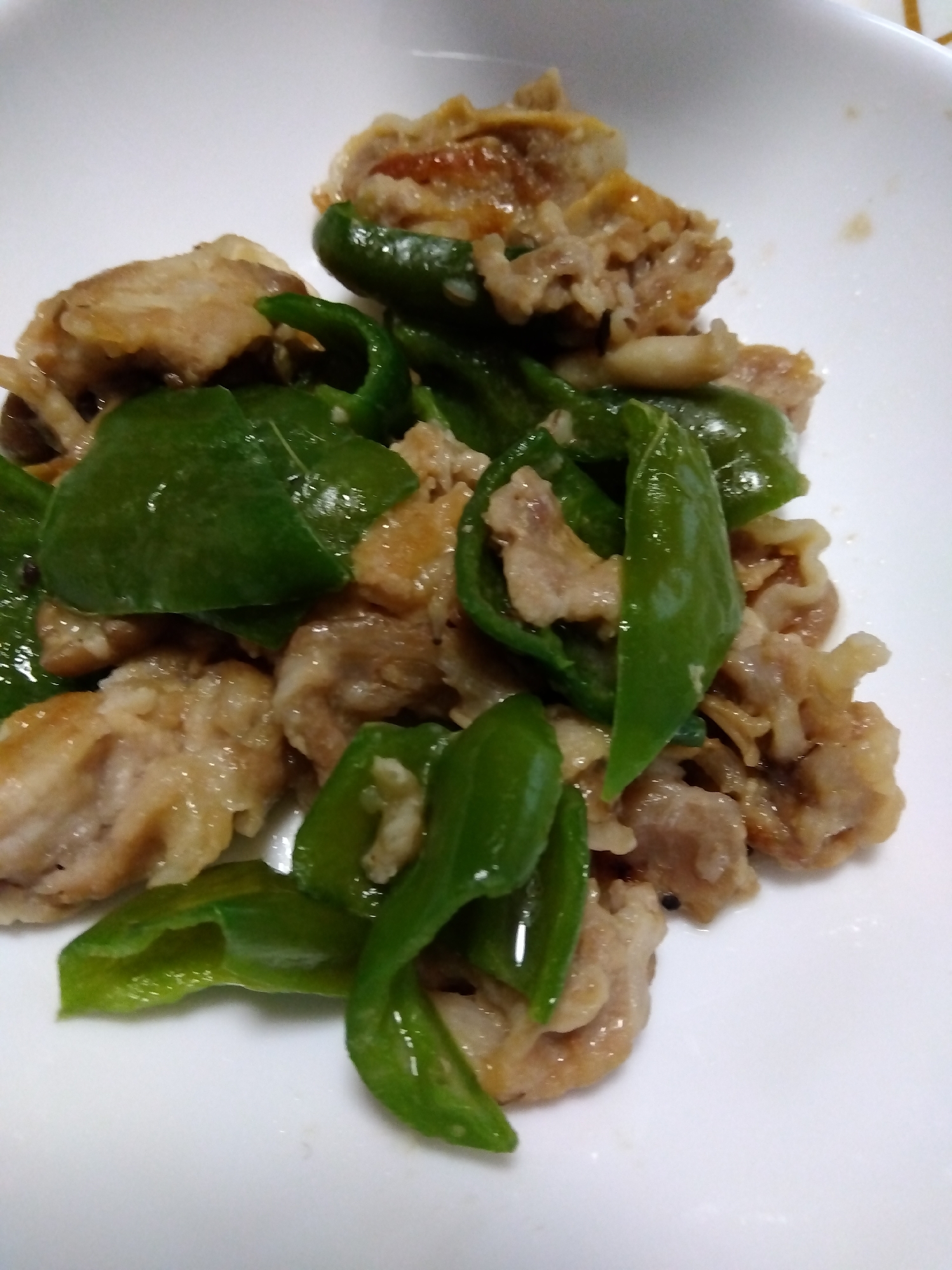 豚肩ロースとピーマンの炒め物