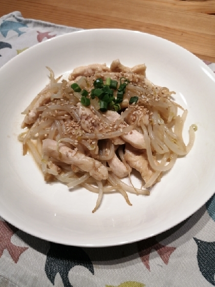 節約おかず♪細切り鷄むね肉ともやしのオイスター炒め