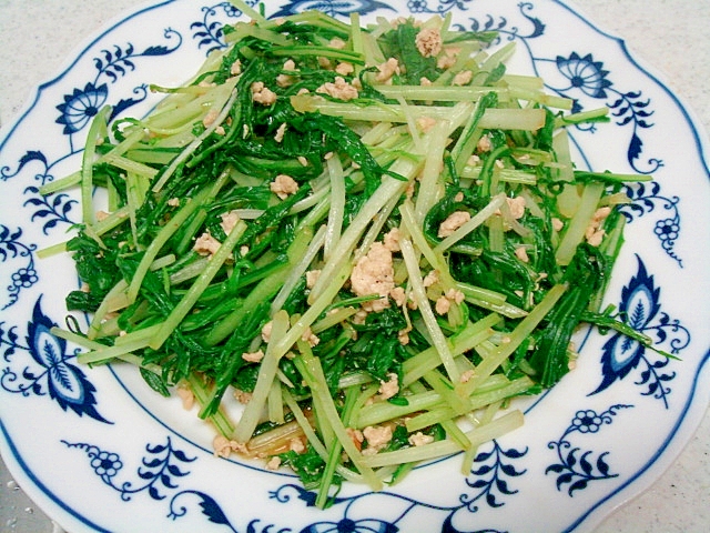 水菜と鶏挽き肉の塩炒め