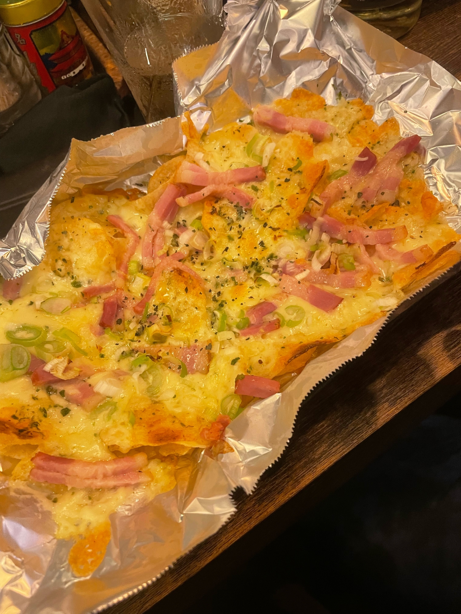 チーズが溶けたポテトチップスピザ