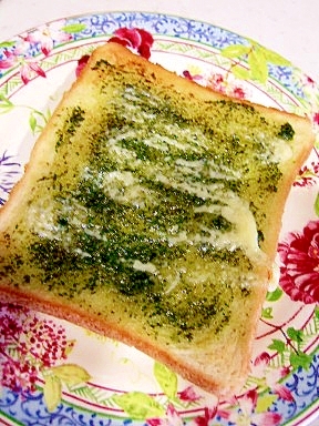 簡単!ジェノベーゼ・ペースト&マヨネーズのトースト