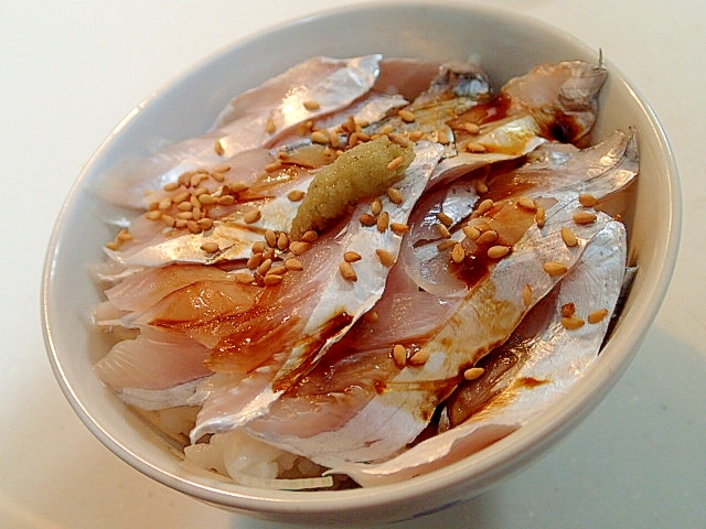 太刀魚の刺身と金胡麻のっけてツン辛ご飯 レシピ 作り方 By ぷ みぃまま 楽天レシピ 太刀魚の刺身と金胡麻のっけてツン辛ご飯 レシピ 作り方 By ぷ みぃまま 楽天レシピ