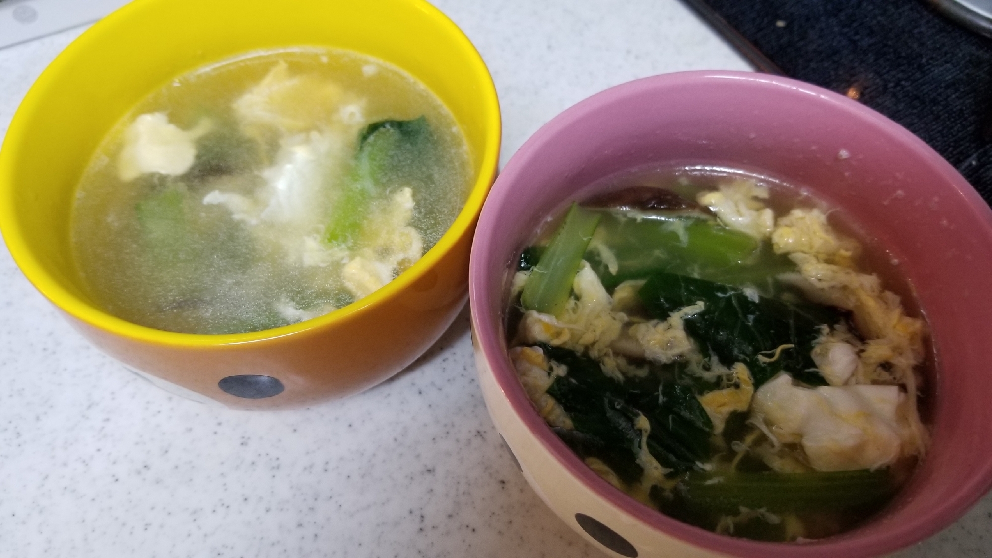 味覇で！小松菜と椎茸のかきたまスープ