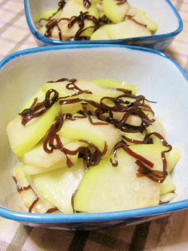 砂糖もみで簡単☆ハヤトウリの塩こん和え