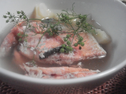 エコ☆セコ　‘酢’入り　鮭アラでシンプルなスープ