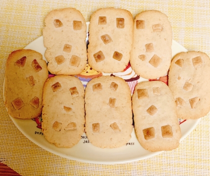 クッキーおやつにぴったりでした( ◕‿ ‹ ）いちごなくてすみません_(•̥ _•̥ ) :_ホワイトチョコレートをいれました♡