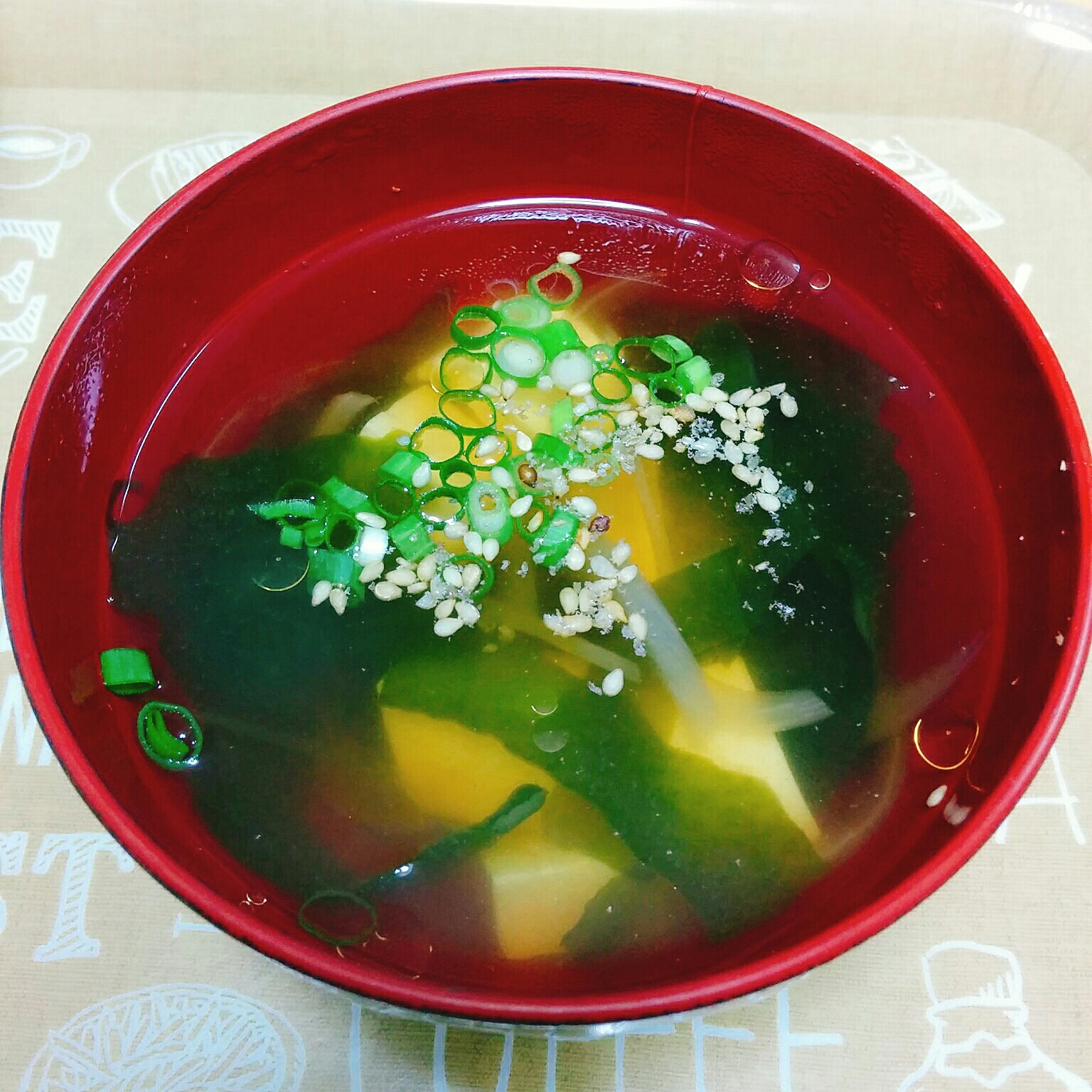 簡単☆ごま油香るワカメスープ