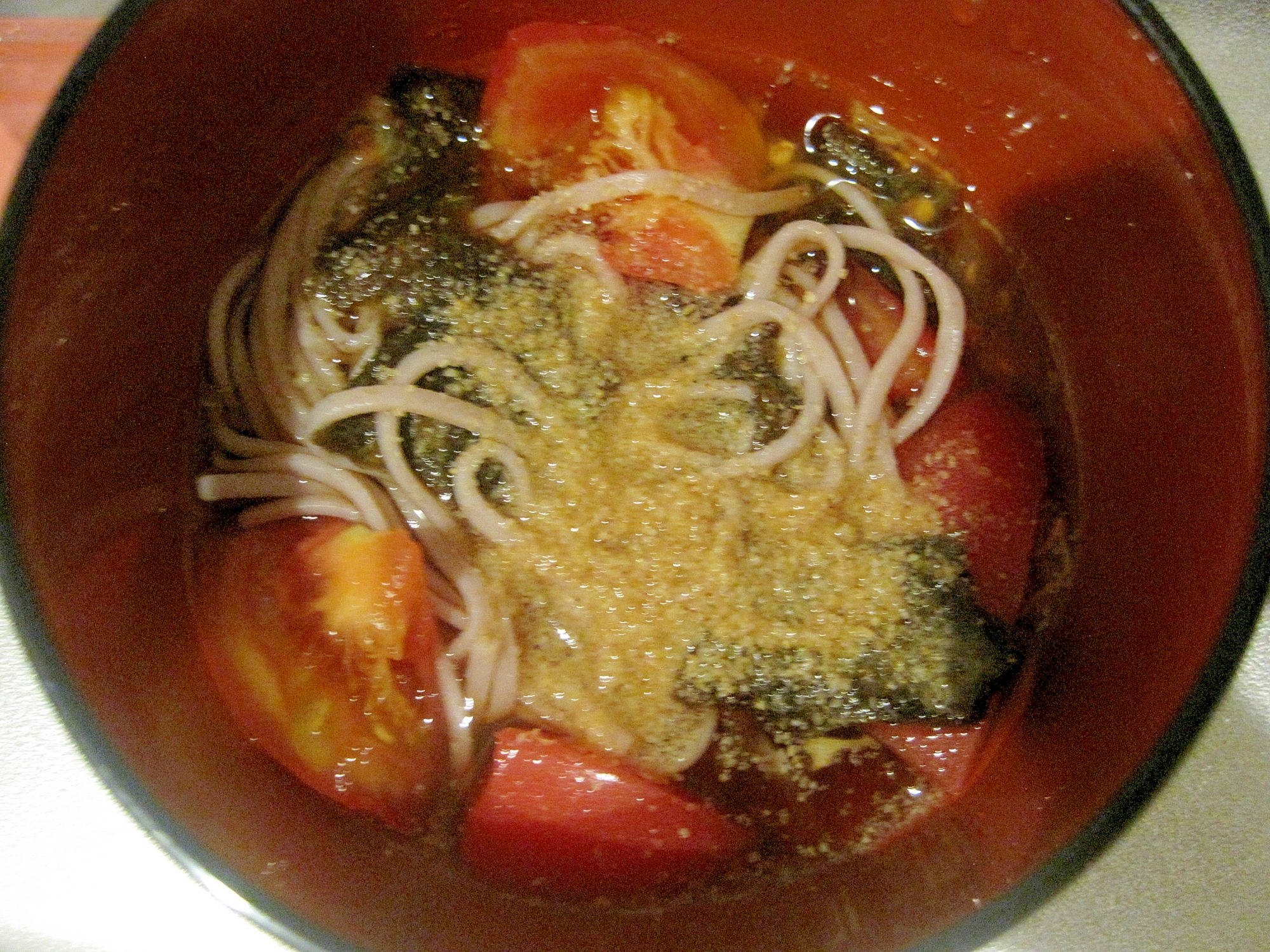 トマトと海苔の冷蕎麦