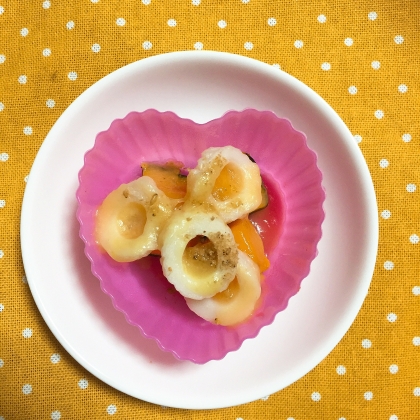 バレンタインなのでハートのカップに入れて作りました♪ 味付けなしでも美味しかったです！
息子に殺されるといけないので、息子の分はアルミカップへ移動w旨ごちさま♡